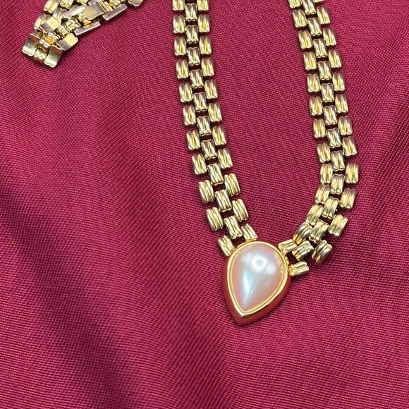 VTG Marvella Gold-Tone Chain Faux Pearl Accent Choker Necklace - Picture 12 of 12